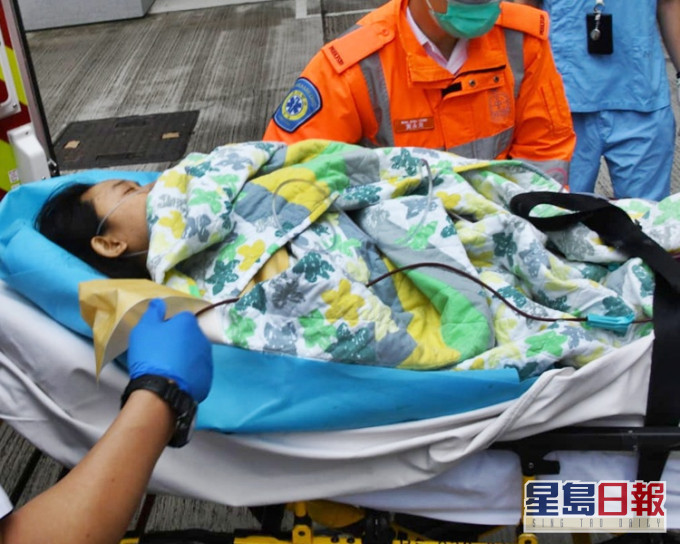 女佣昏迷被送往天水围医院治理,恢复清醒后转送往屯门医院留医。