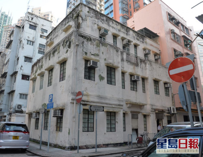 大坑坊眾福利會成功獲邀把書館街 12 號活化為大坑火龍文化館。黃偉綸網誌