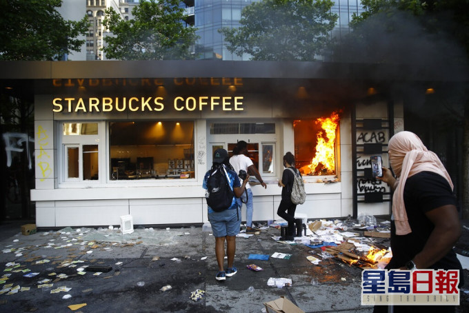 星巴克早前在騷亂中被大肆破壞。AP資料圖片