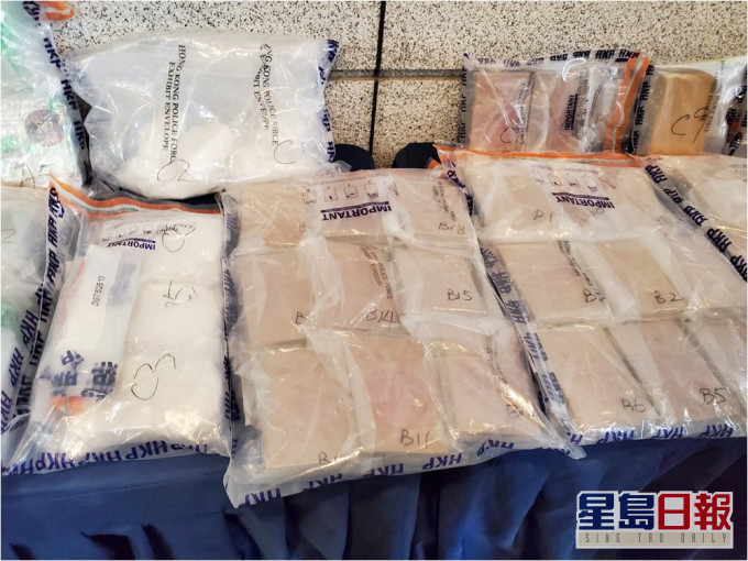 警方搗破葵芳一個毒品包裝工場,檢2.8千萬毒品。蔡楚輝攝