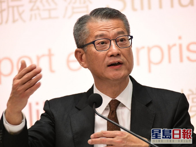 陳茂波指,目標暑假逐步發放現金1萬元。
