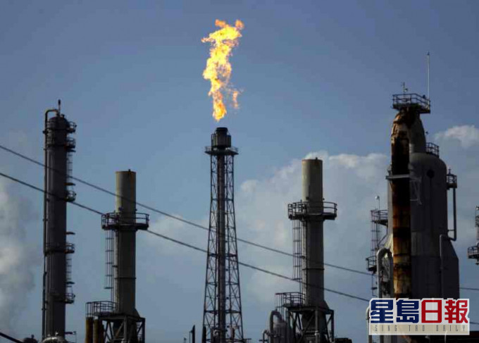 石油輸出國組織宣布與產油國達成減產協議。AP