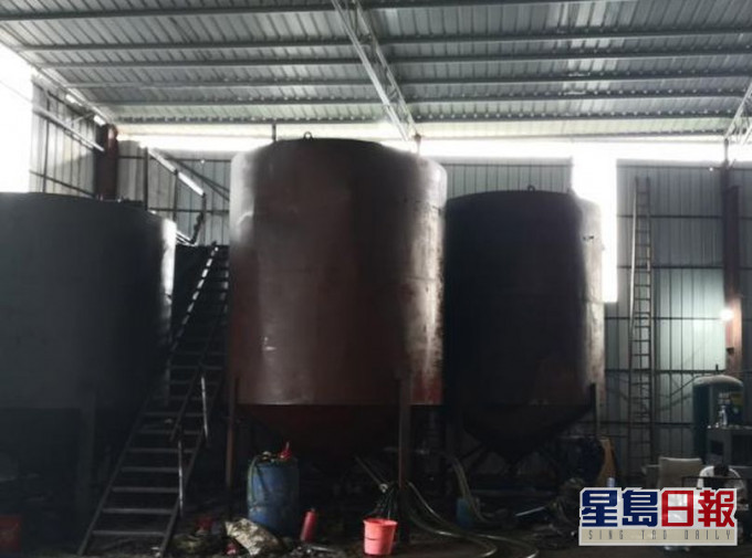 脫色廠內的油罐。網圖