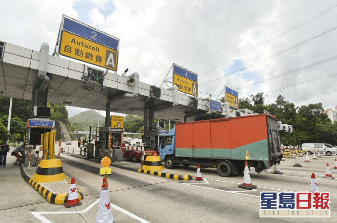 政府建議推行不停車繳費系統。資料圖片