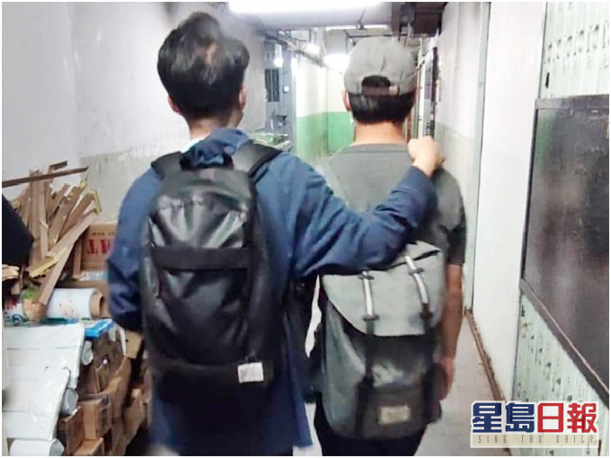 警方采取行动。