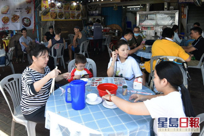 政府宣布周三起全面禁止堂食。資料圖片