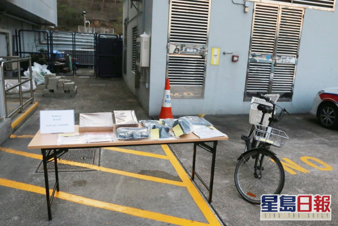 疑犯承認利用工具用作偷取放在路邊的單車。