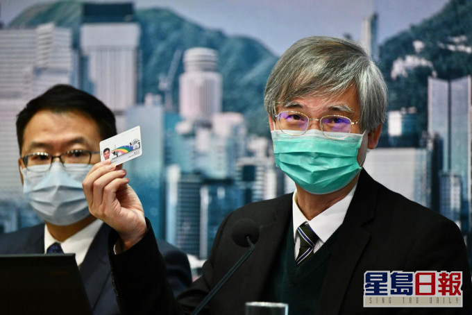 羅致光指政府將設計新個人八達通卡讓長者使用2元乘車優惠。