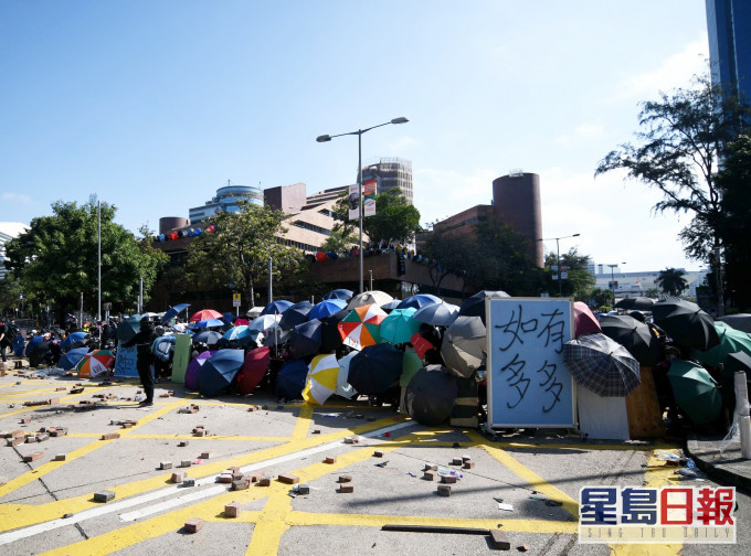 事发当日理大附近发生多次冲突。资料图片
