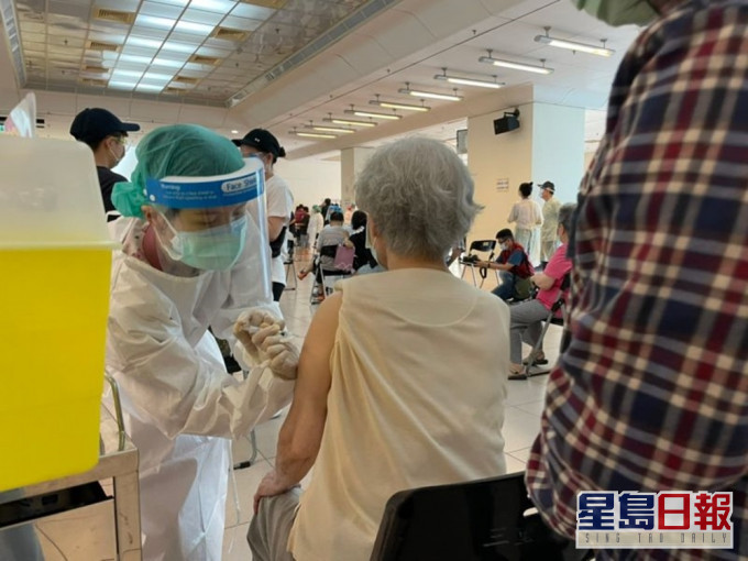 台灣逾560萬人已接種新冠疫苗。網圖