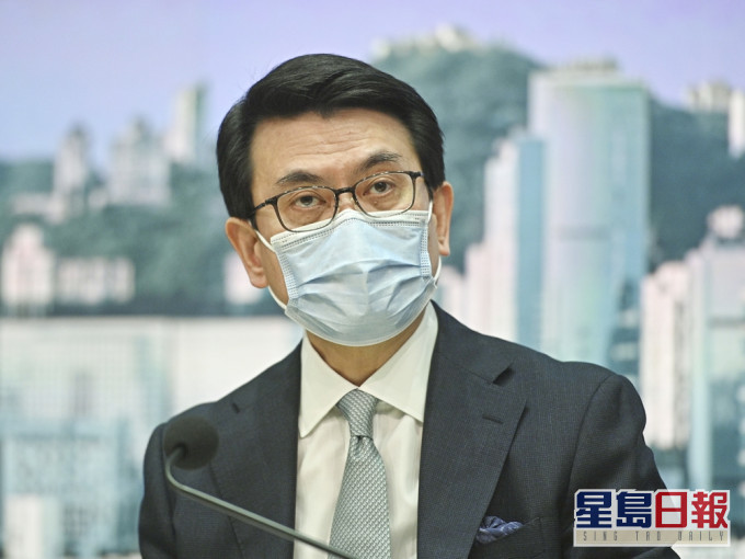 商務及經濟發展局長邱騰華指商討旅遊氣泡前提要求市民已接種疫苗,是對市民的保障。資料圖片
