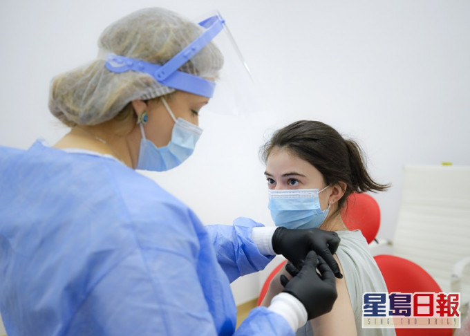 继欧洲多国宣布接种阿斯利康疫苗限制后,澳洲亦更新接种指引。AP资料图片