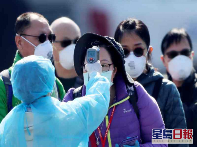 早前接受檢測獲准下船的一名日本女乘客回家後由陰性變陽性。AP
