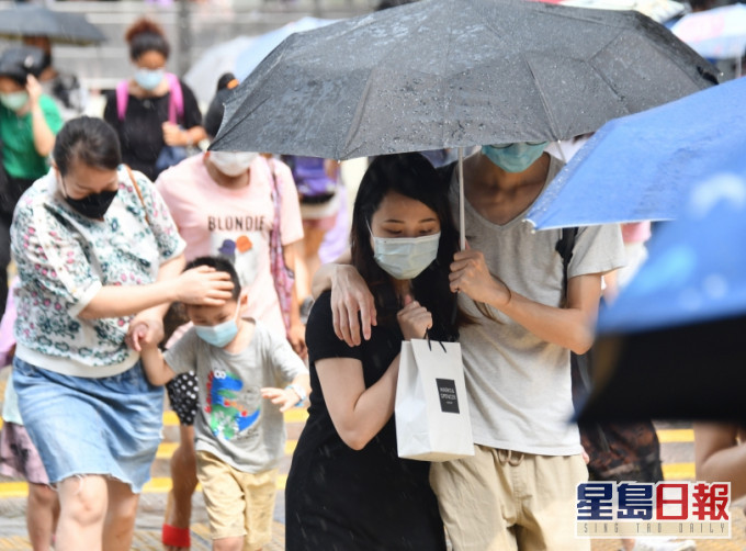 天文台預料本港地區今日部分時間有陽光,有幾陣驟雨。資料圖片