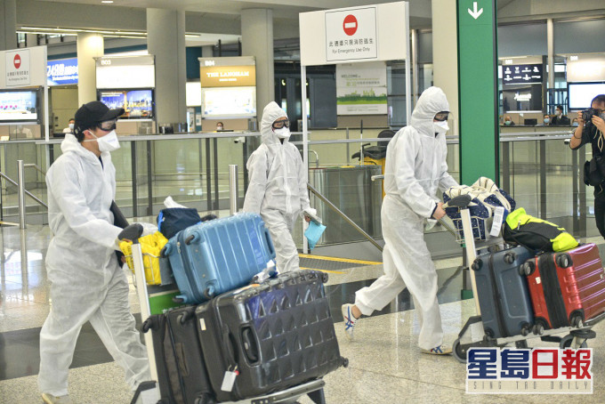 下周一起所有離港旅客在香港機場離港層禁區範圍內必須佩戴口罩。資料圖片