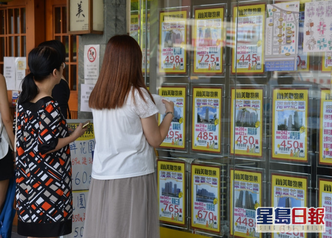 樓主最終靠自己成功上樓。示意圖