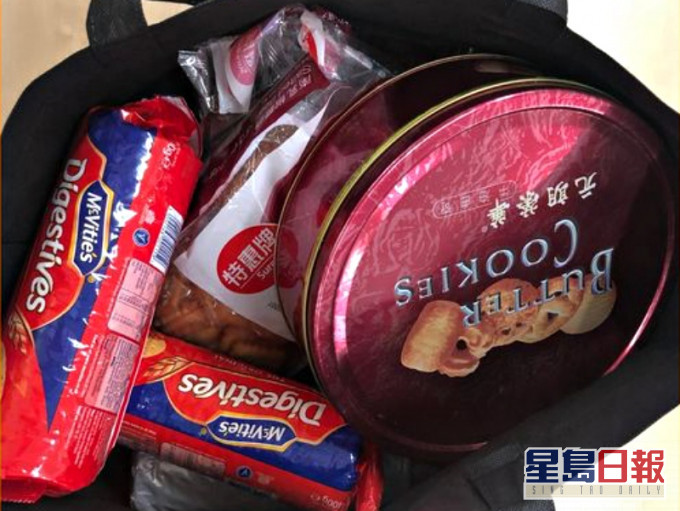 腦退化症患者的家人捐出食物。食德好FB