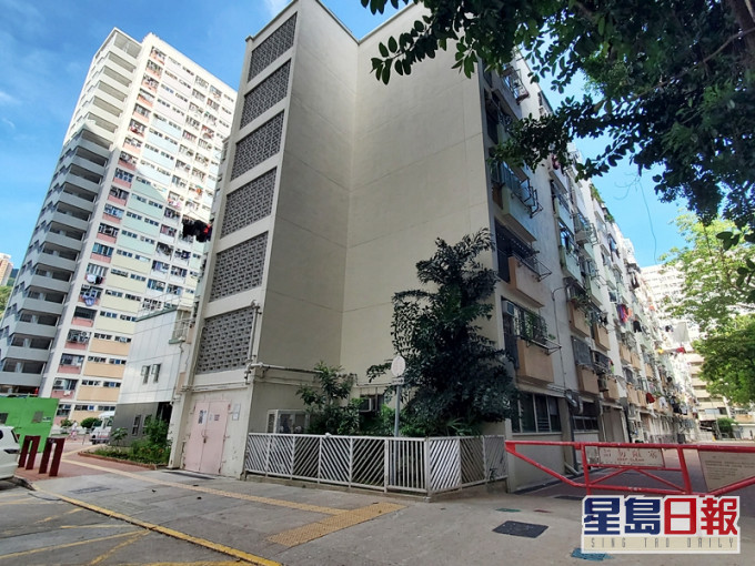 有港妈在网上讨论区连登以「同死佬离婚公屋归边个」为题发文求助。资料图片