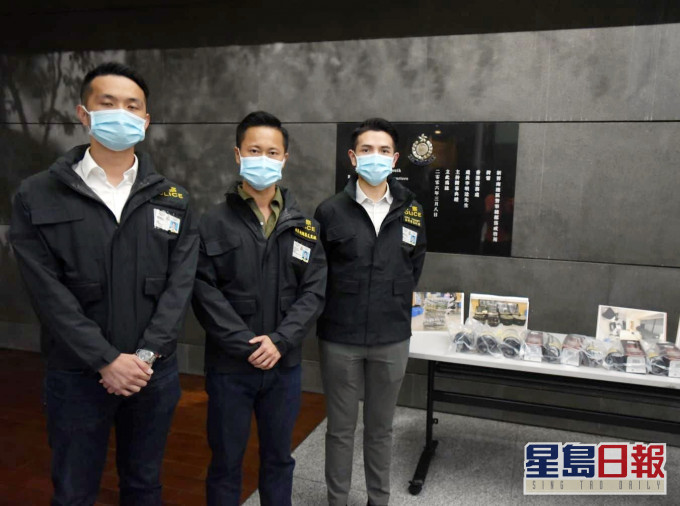 警方交代案情。