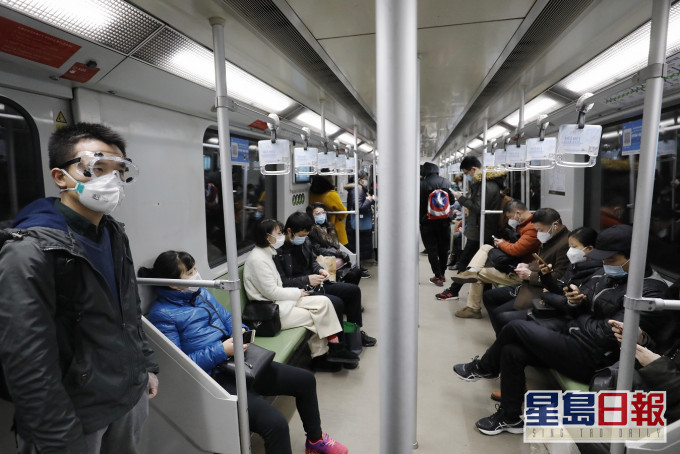 上海地鐵人流逐步恢復。