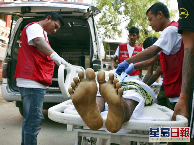外電引述當地傳媒指，緬甸當日增至最少114人死亡。AP圖片