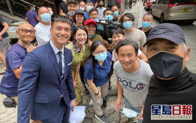 蔣家旻今日在中環拍攝新劇《換命真相》時巧遇發哥。