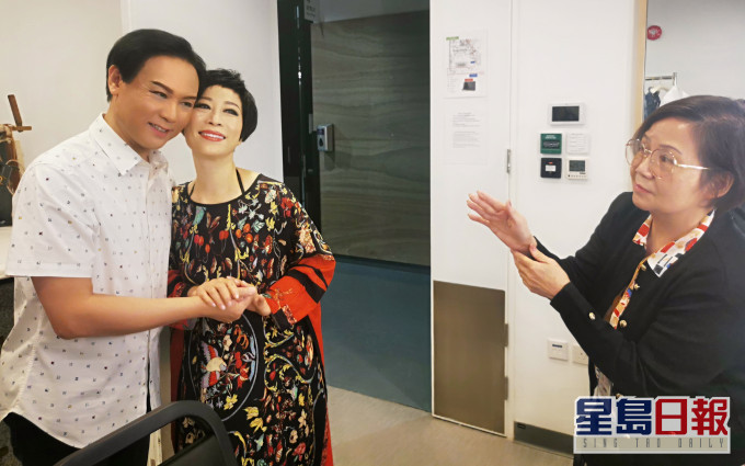 龍貫天太太親自指導老公同衛駿輝如何談情。