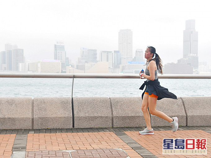 專家指高溫和高濕的天氣結合,會增加風險。資料圖片