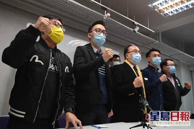 民主派批評警方濫捕,政府製白色恐怖,促釋放被捕人士。