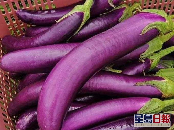 武漢有食物供應商涉抬價,1個茄子賣7元,被罰款300萬元人民幣。(網圖)