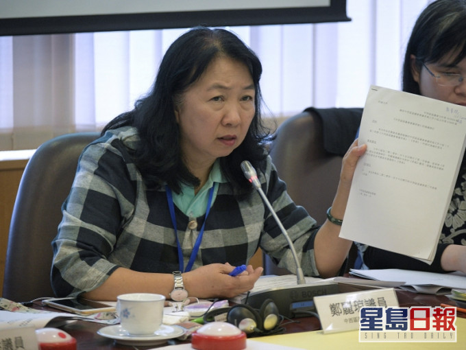 郑丽琼深夜被警方拘捕。资料图片