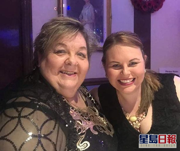 此為因出席本月13日葬禮染疫死亡的Susan與女兒Amanda的合照。