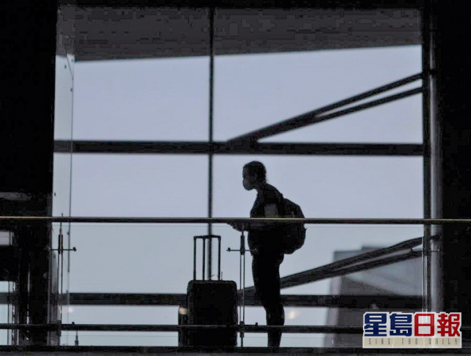 中国藉旅客入境重庆时，隐瞒曾经服用感冒药，遭海关处罚。示意图