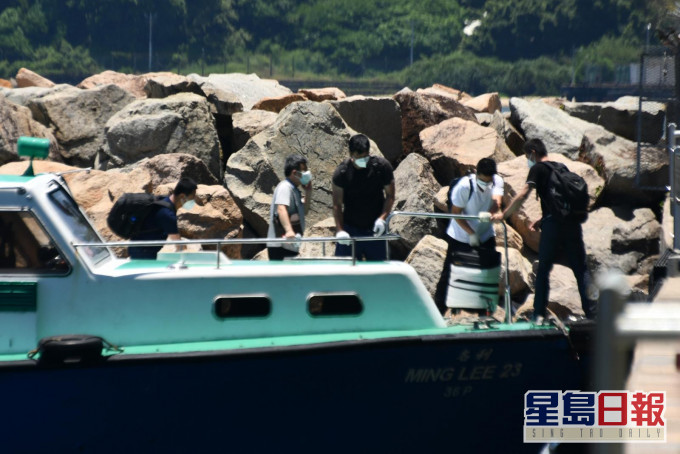 政府承認在個別個案中有船員因航班及船期未能銜接而需留港過夜。