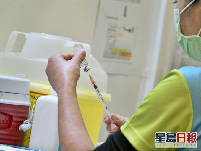 卫生署至今接获1,357宗疫苗异常事件报告。资料图片