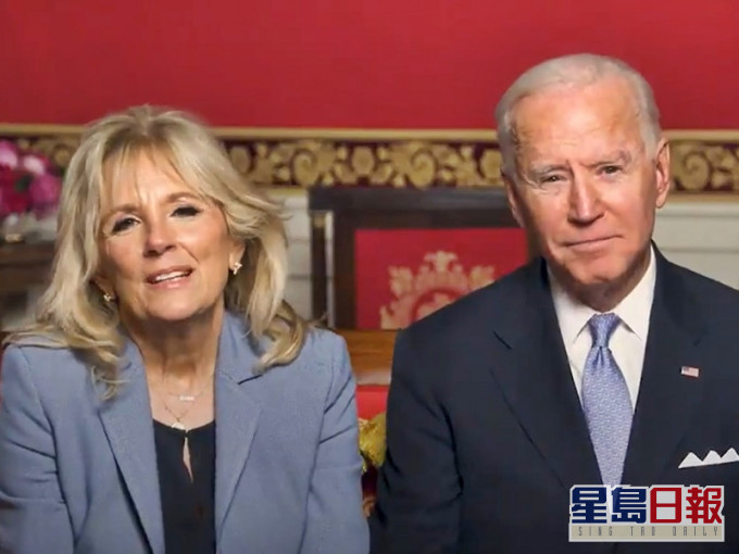 美國總統拜登夫婦發表新春賀詞。影片截圖