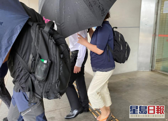 被告楊浩 (白衣)。 資料圖片