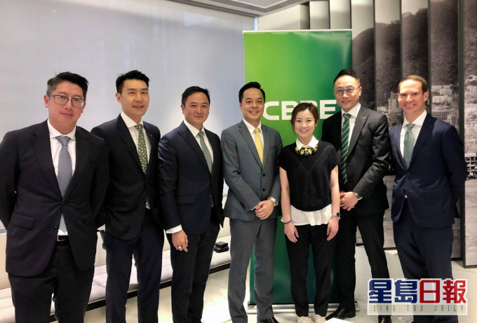 世邦:中环甲厦租金按季跌4.1%。