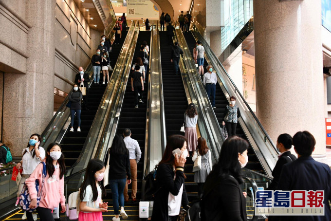 張竹君促市民保持社交距離。資料圖片