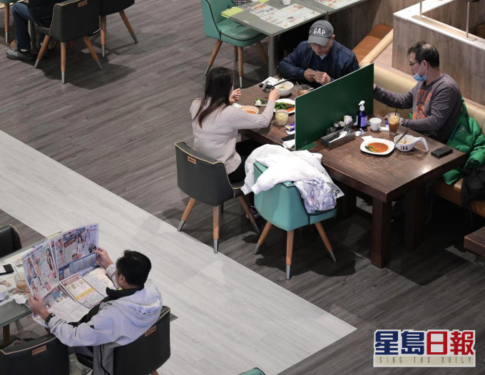 食環署提醒,市民在光顧餐飲處所時須遵守防疫規例及限制。