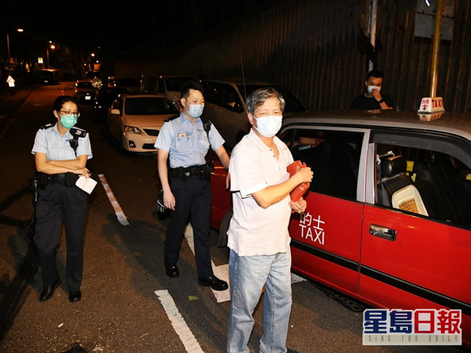 荃灣發生一宗的士劫案，的士司機損失約5,500元財物。