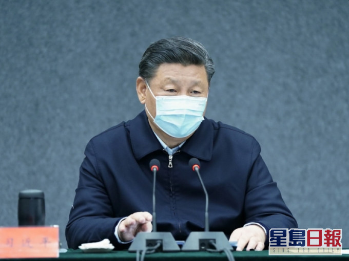 習近平總書記先後來到軍事醫學研究院、清華大學醫學院,考察新冠肺炎防控科研攻關工作。(新華社)