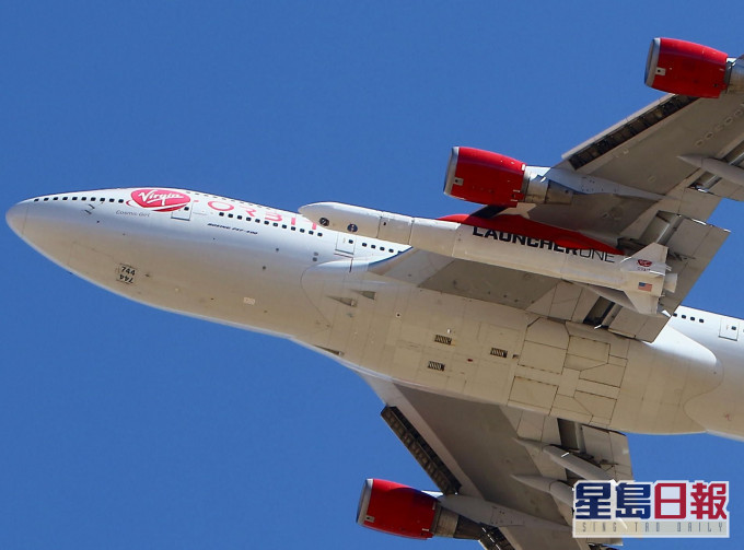 维珍轨道公司成功从波音747飞机机翼上发射火箭。AP