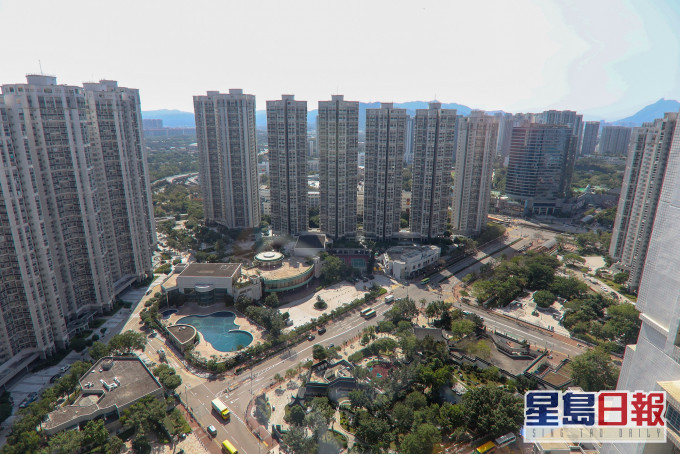 高層向東南單位,外望開揚內園景。