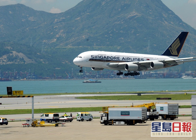 新加坡航空自新加坡到港的航班被禁飞两周。资料图片