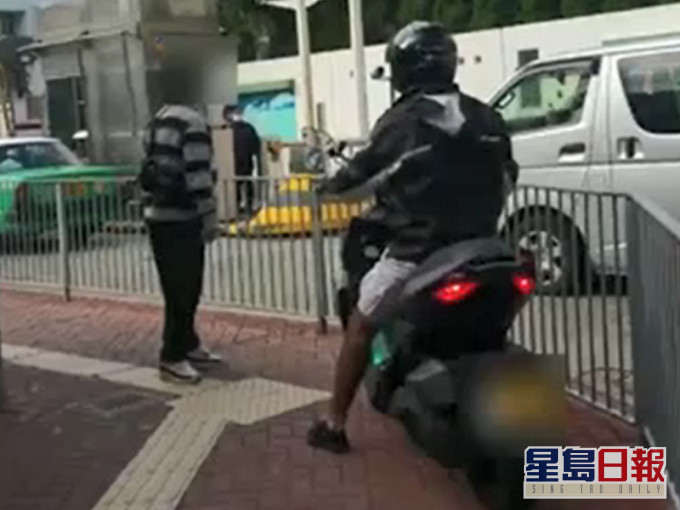 警方今日拘捕19歲的電單車司機。網片截圖