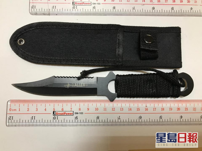 警方檢獲的武器。「香港警察」fb圖片