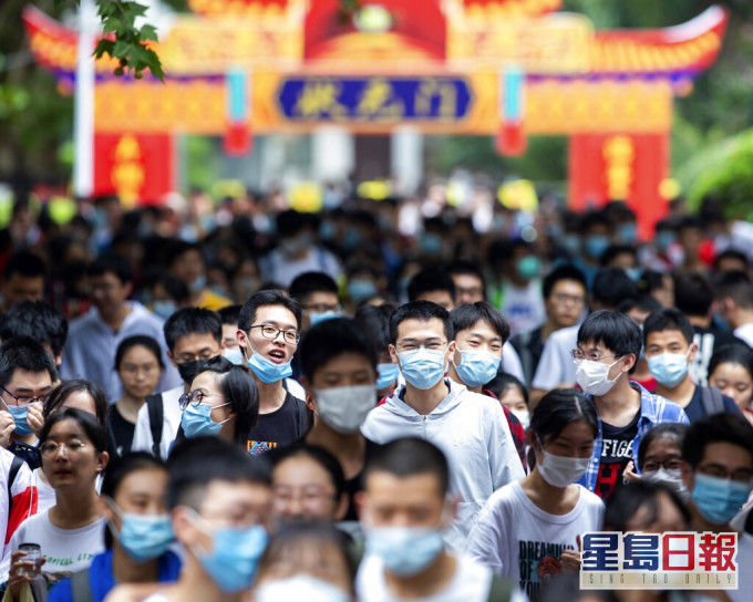 中國人口會由現時的14億人,預測大幅減少至7.3億。AP資料圖片