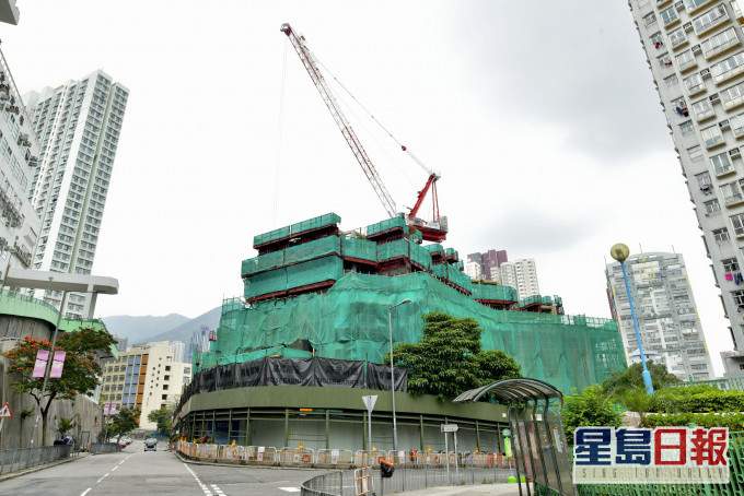 興建中的綠置居項目柴灣道388號蝶翠苑。 資料圖片