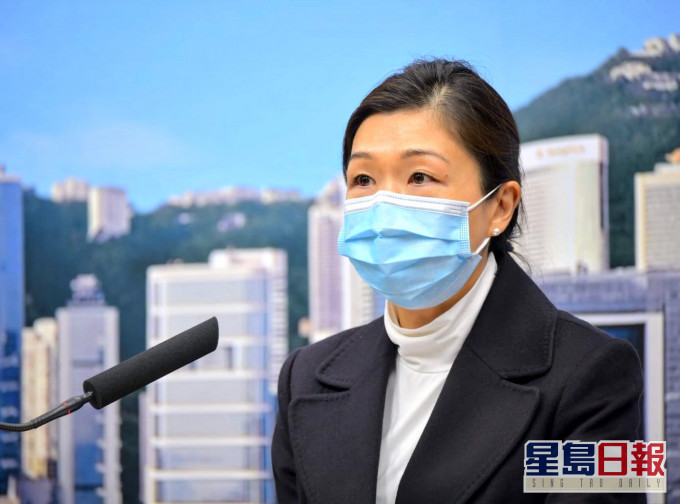 何婉霞 。